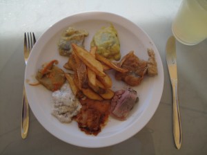 Sieben Sorten Hering. In der Mitte Pommes: Damals hatte ich noch keine Ahnung von Esskultur